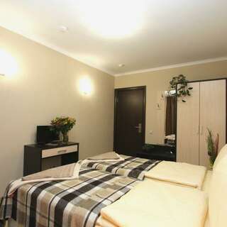 Гостиница Дали Железнодорожный Стандартный (удобства на этаже)-6