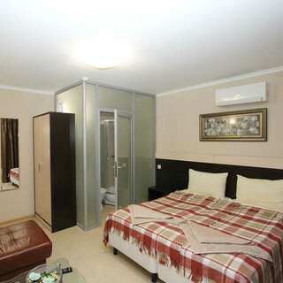 Гостиница Дали Железнодорожный Улучшенный Люкс-1