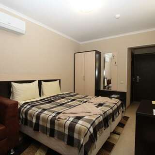 Гостиница Дали Железнодорожный Люкс с двуспальной кроватью-2